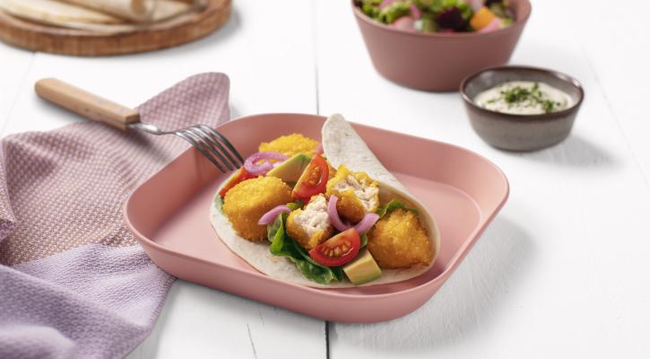 Crispy Chik'n Bites in zachte taco's en een salade met zoete aardappel