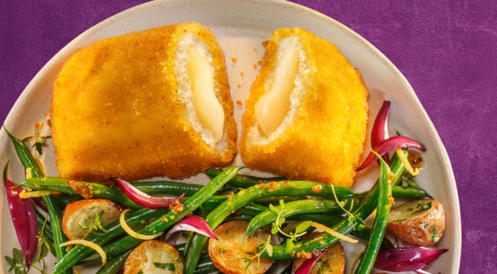 Gouda Schnitzel​ met ovengebakken krieltjes en lauwwarme salade van sperzieboontjes​